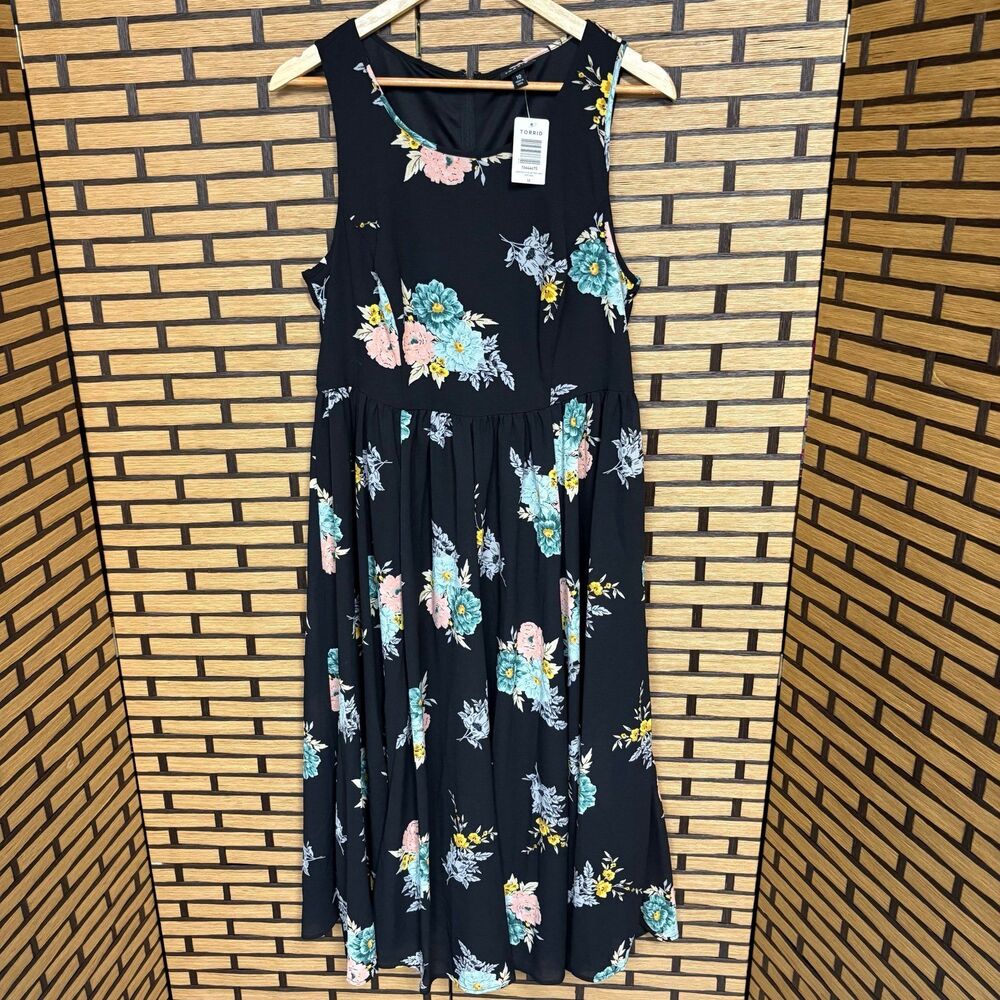 Torrid Black Floral‎ Midi Dress Size 10